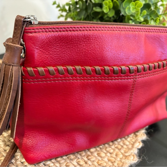 ILI genuine leather crossbody red pebbled leather tassel zipper pull zip storage - Picture 1 of 15